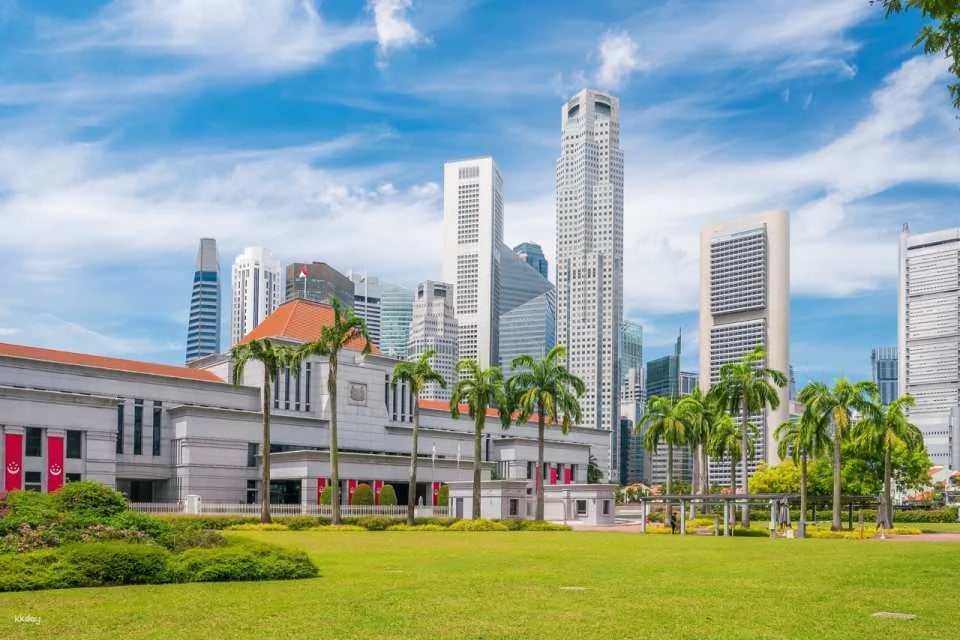 Monumental Hunt in The Civic District I Singapore