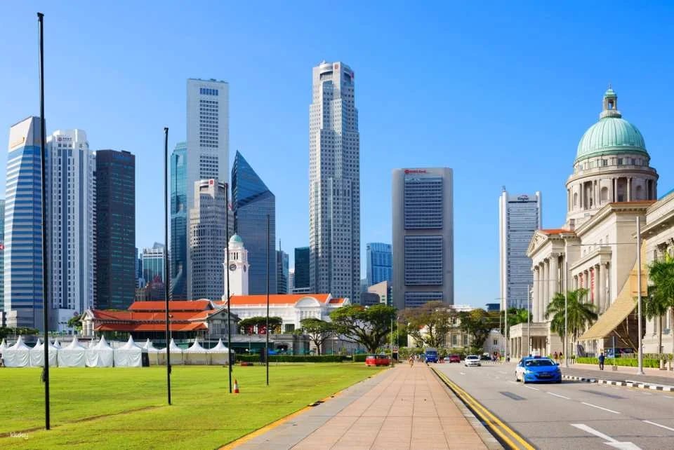 Monumental Hunt in The Civic District I Singapore