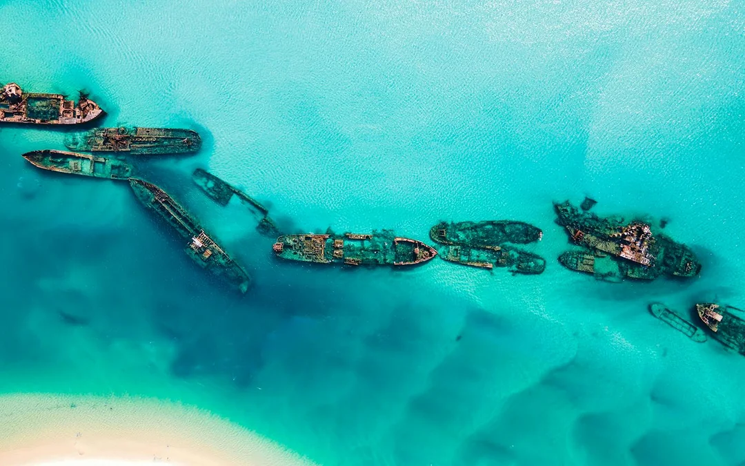 Moreton Island: Tangalooma Wrecks Snorkel, Clear Kayak, & 4WD Desert Tour with Lunch Image 12
