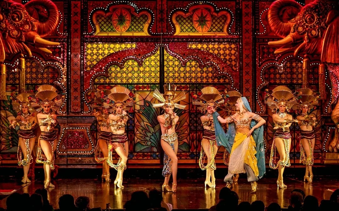 Moulin Rouge Show & Paris City Tour Image 3