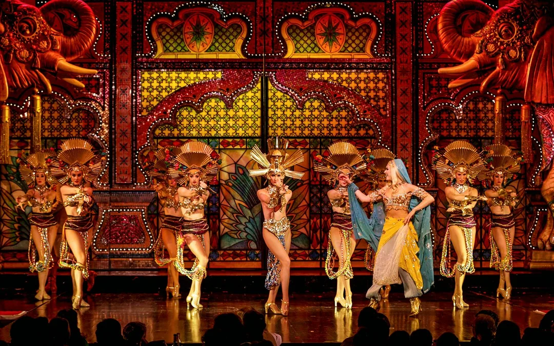 Moulin Rouge Show & Paris City Tour Image 3