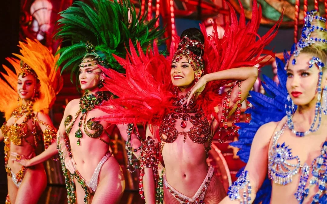 Moulin Rouge Show with Dinner Image 11