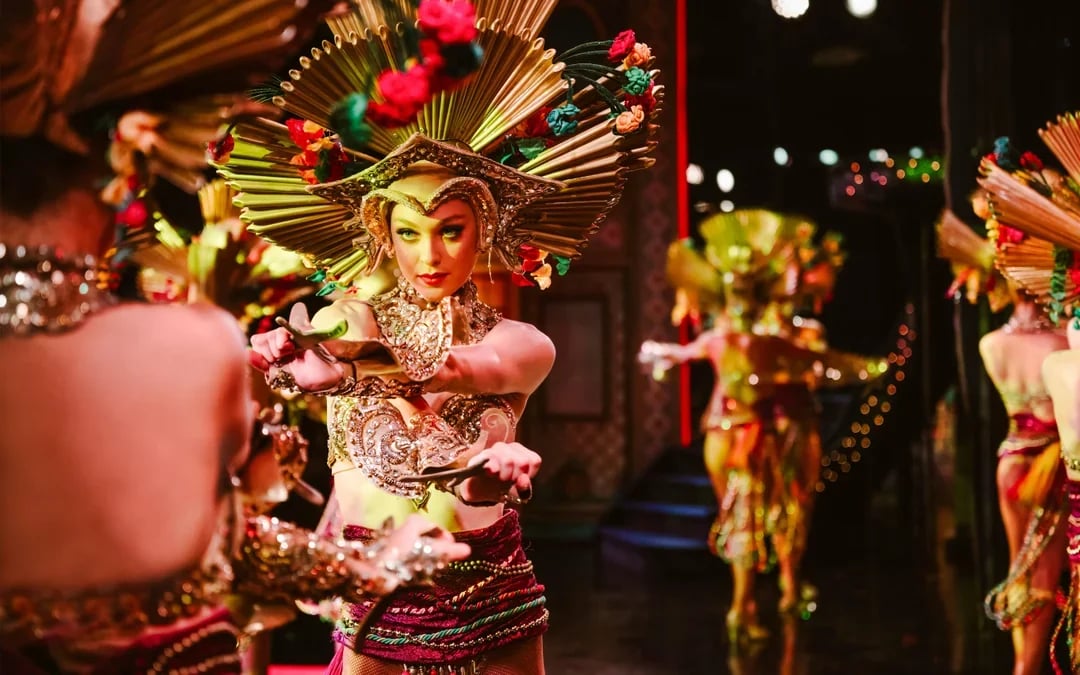 Moulin Rouge Show with Dinner Image 9