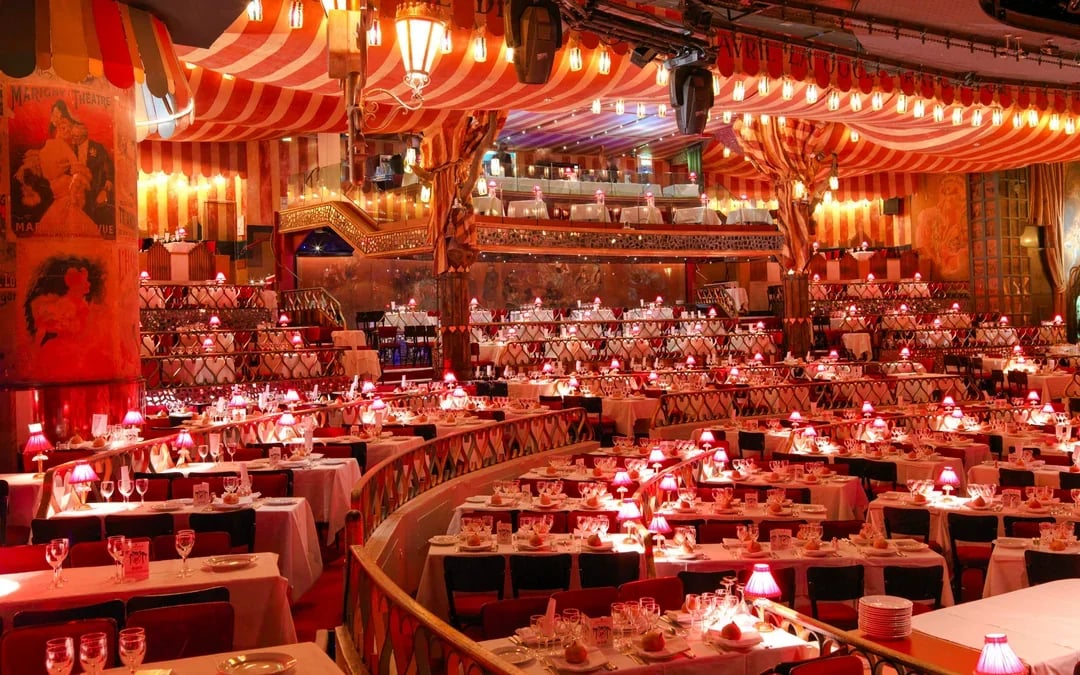 Moulin Rouge Show with Dinner Image 10