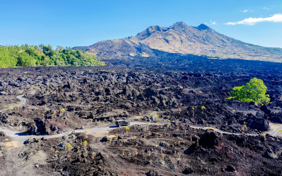 Mount Batur Sunrise Guided Jeep Tour with Black Lava Exploration, Breakfast & Hotel Transfers





































 Image 5