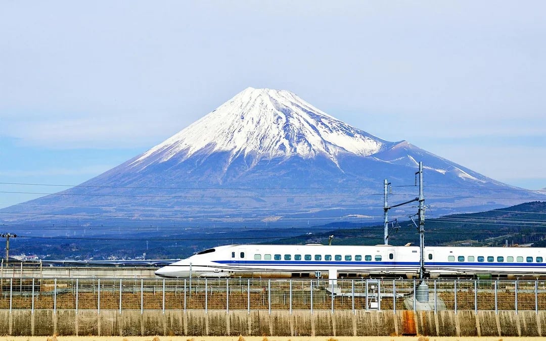 Mount Fuji & Hakone Premium Tour by Bullet Train Image 1
