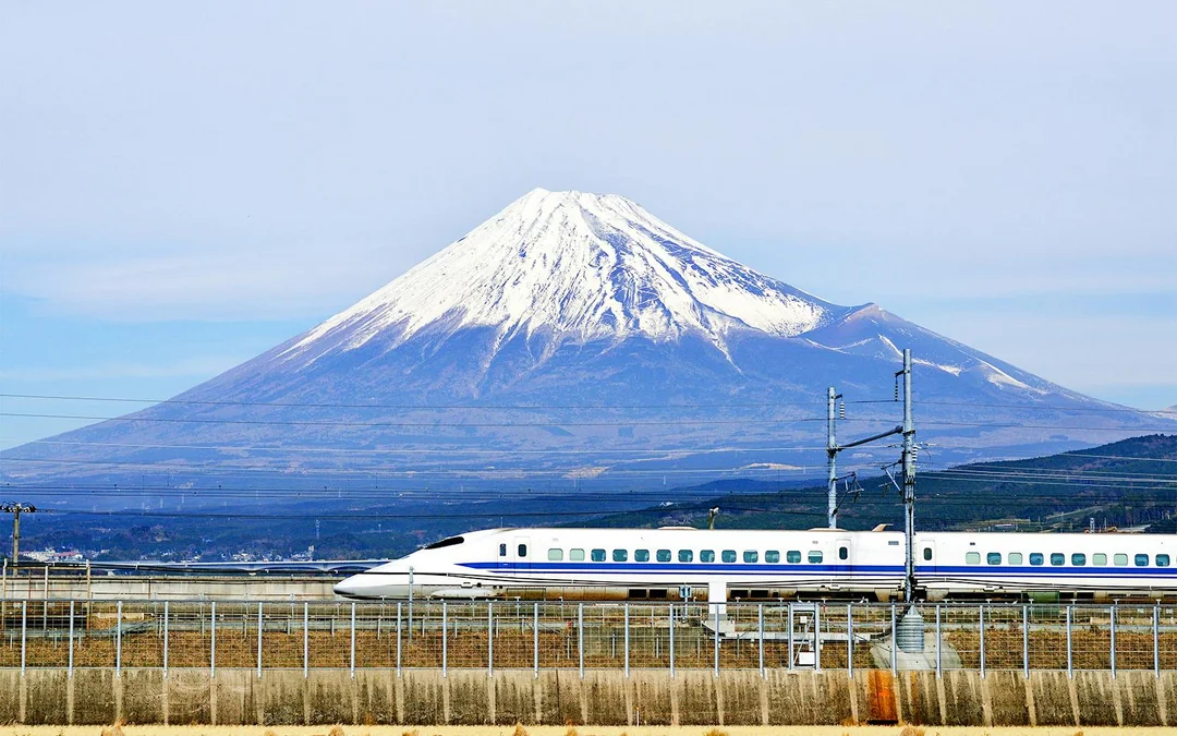 Mount Fuji & Hakone Premium Tour by Bullet Train Image 1