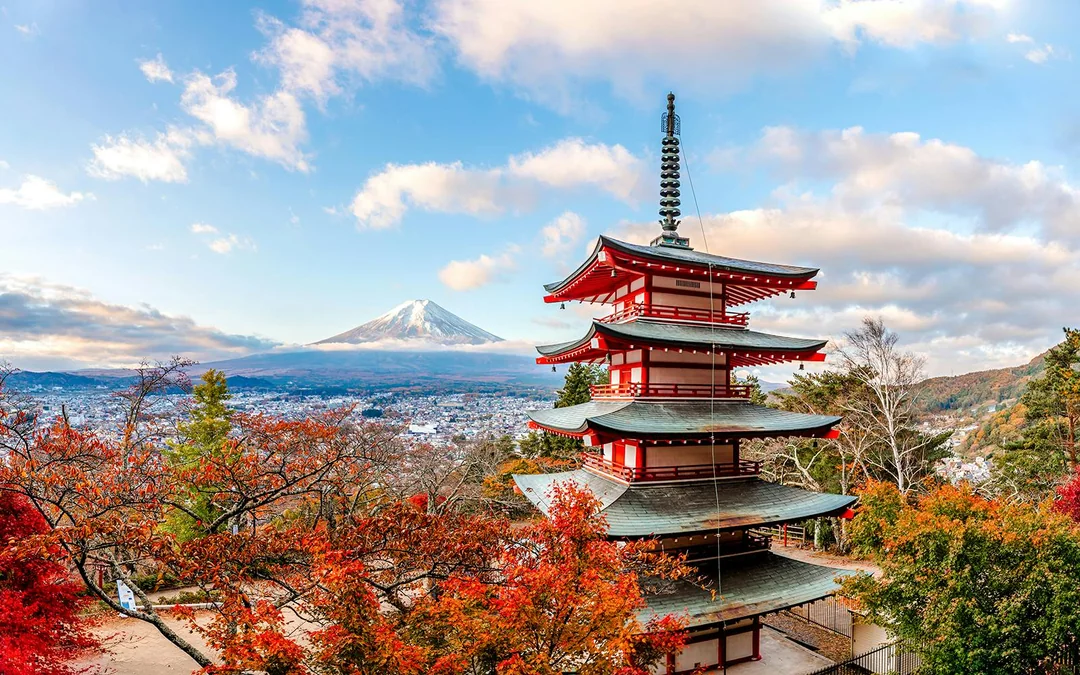 Mount Fuji Guided Day Tour with Lake Kawaguchi & Lake Yamanaka Image 2