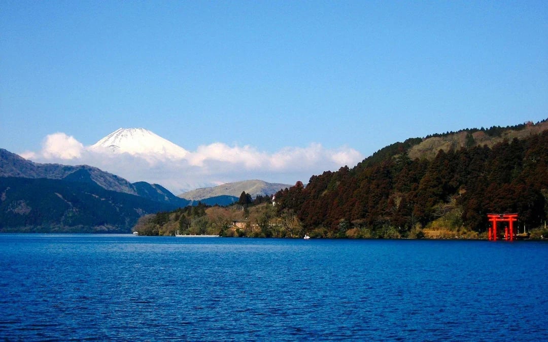 Mount Fuji, Lake Ashi & Big Buddha Day Tour with Native English/Spanish Guide Image 11
