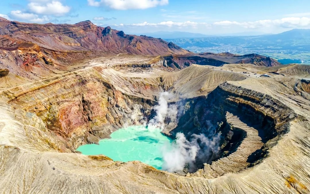 Mt. Aso Crater and Takachiho Gorge Day Tour Image 5