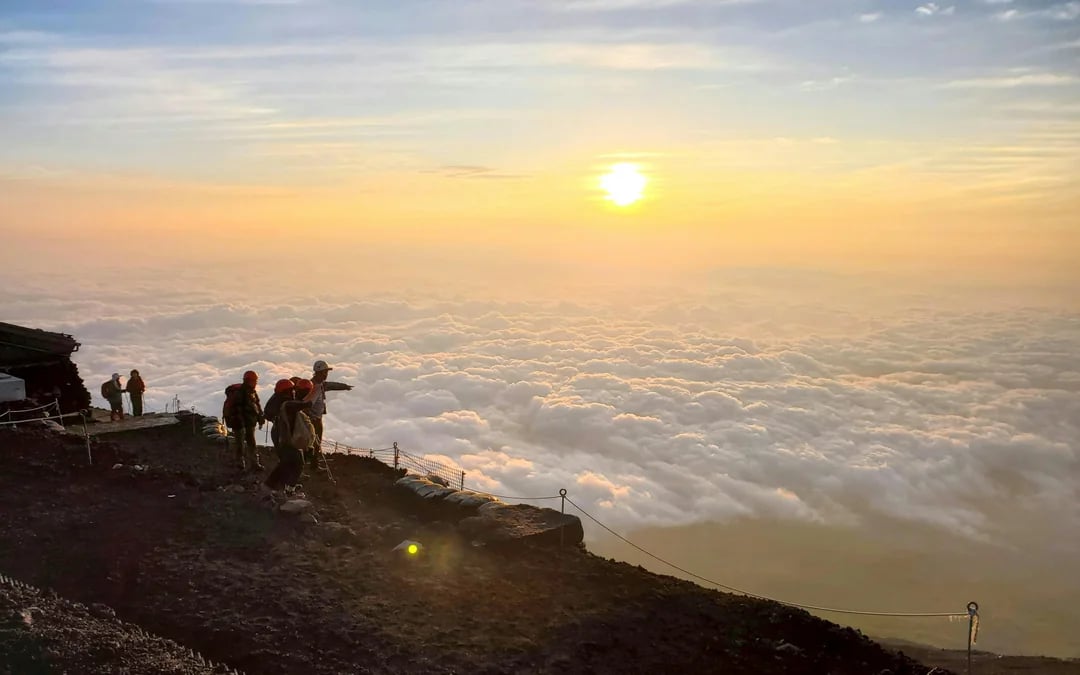 Mt. Fuji Climbing Tour 2026 2-Day Bus Tour from Tokyo (Shinjuku Round-trip Plan) Image 4