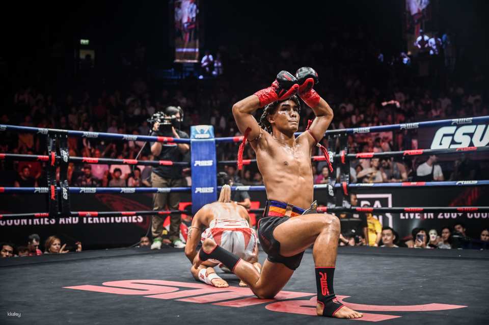 Muay Thai Boxing at Rajadamnern Stadium in Bangkok | Thailand