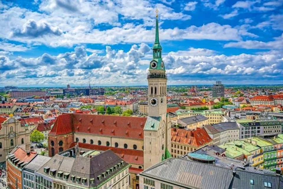 Munich Old Town Tour with Audio Guide App