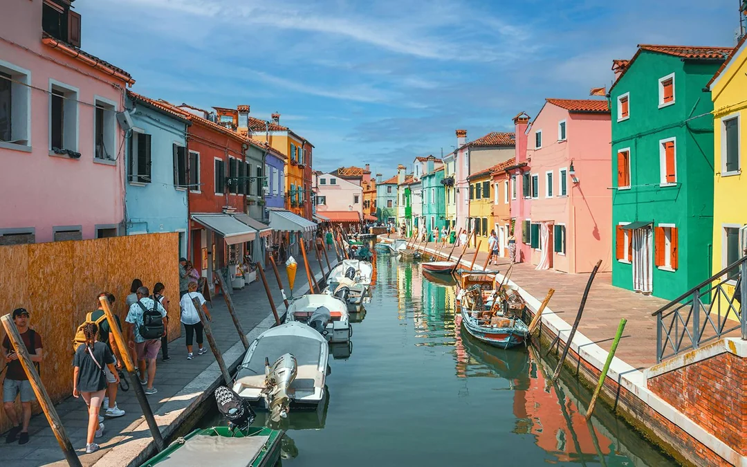 Murano & Burano Islands Boat Tour with Glass Blowing Image 12