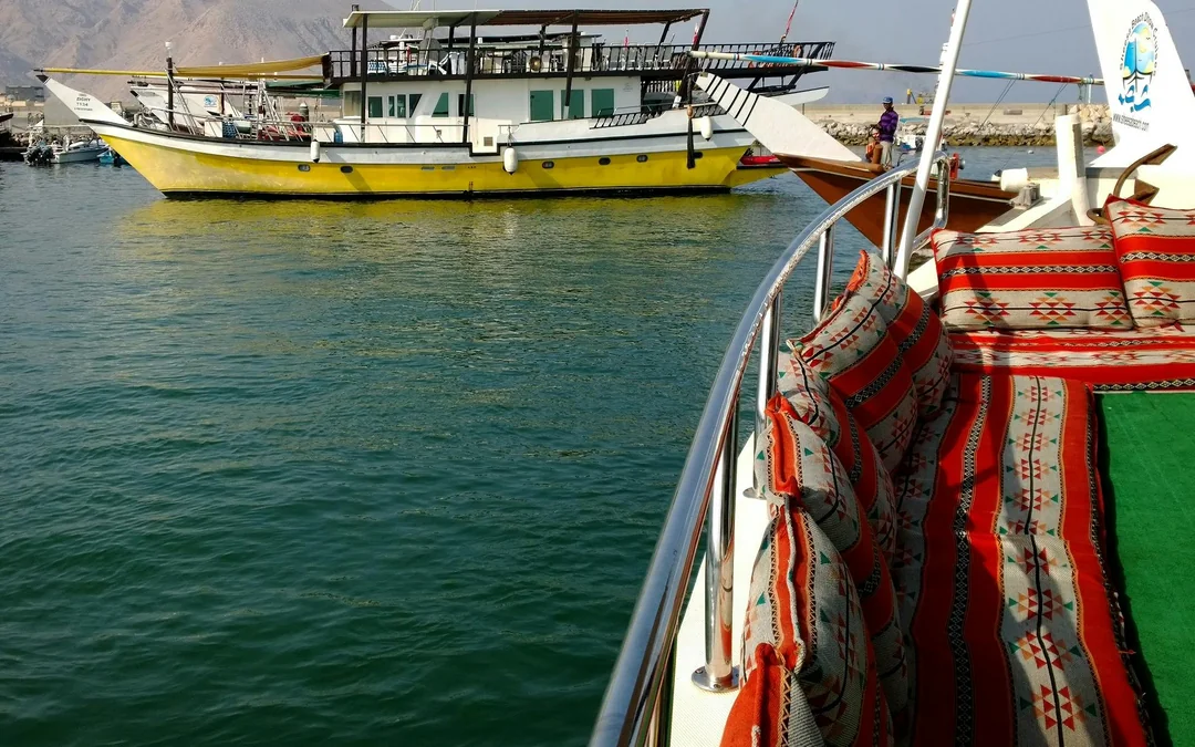 Musandam Dibba Tour with Dhow Cruise & Lunch Image 4