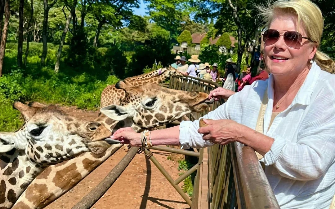 Nairobi: Guided Giraffe Centre & Kazuri Beads Factory Visit Excursion Image 4