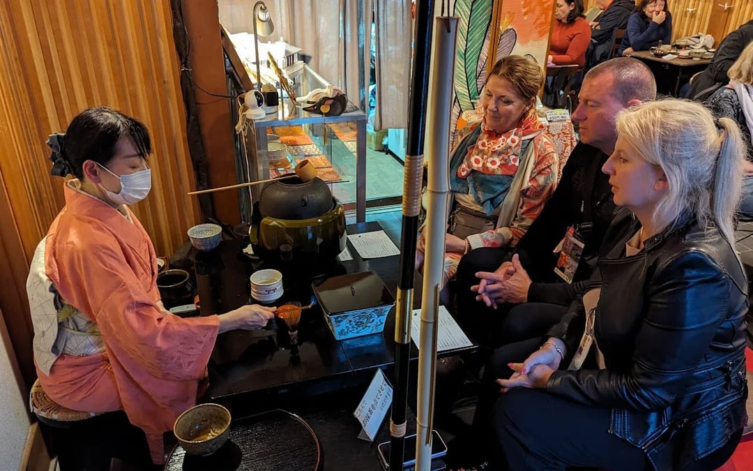 Nara Walking Tour: Todaiji Temple, Gangoji Temple, Deer Park and Tea Ceremony Image 4