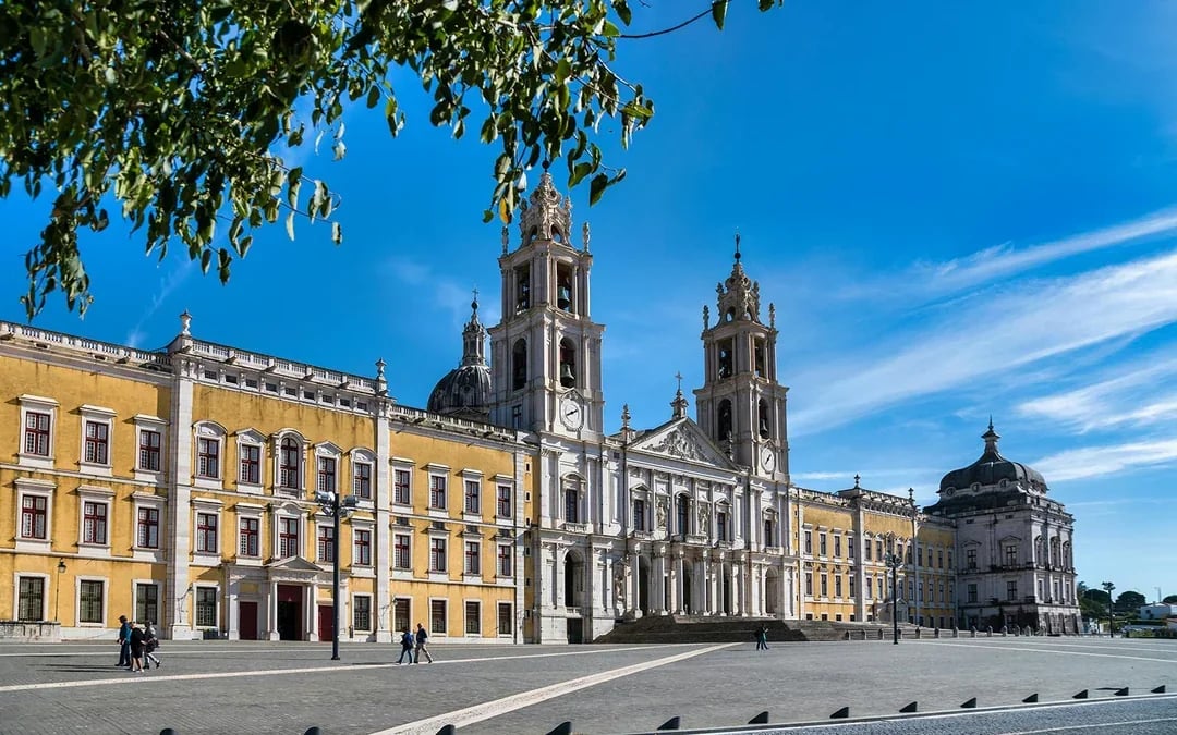 National Palace of Mafra Entry Tickets with Optional Lisbon Card Image 1