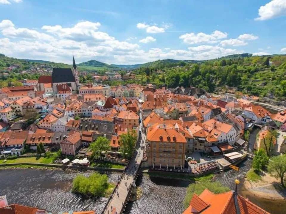 Navigate Český Krumlov's Insta-perfect spots with a local