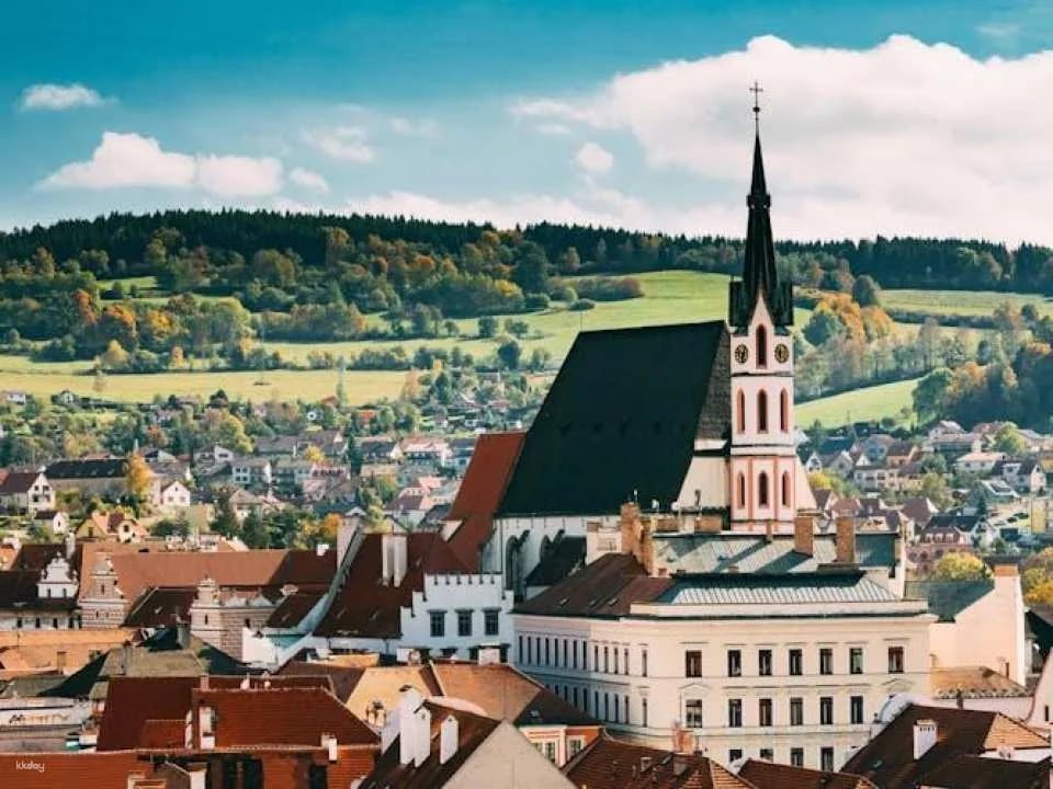 Navigate Český Krumlov's Insta-perfect spots with a local