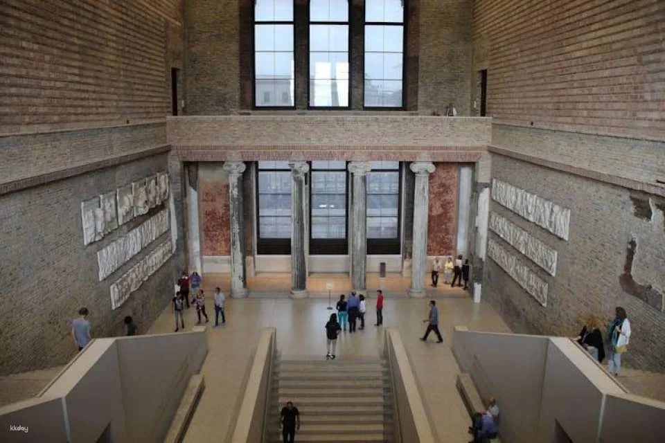 Neues Museum entrance ticket with self-guided audio tour