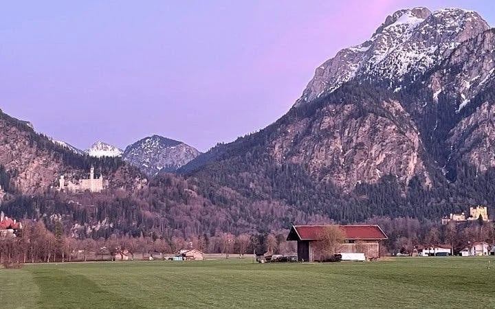 Neuschwanstein castle guided tour with Skip-the-Line Tickets & Bus-Shuttle Image 8