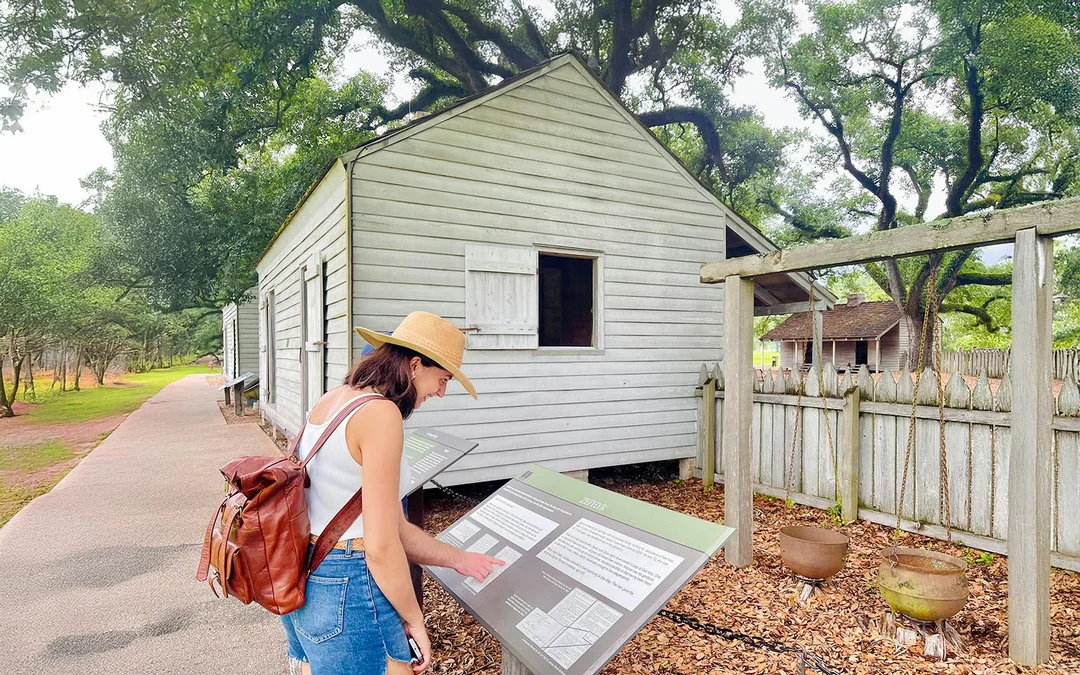 New Orleans: Swamp Boat Ride & Oak Alley Plantation Tour Image 2