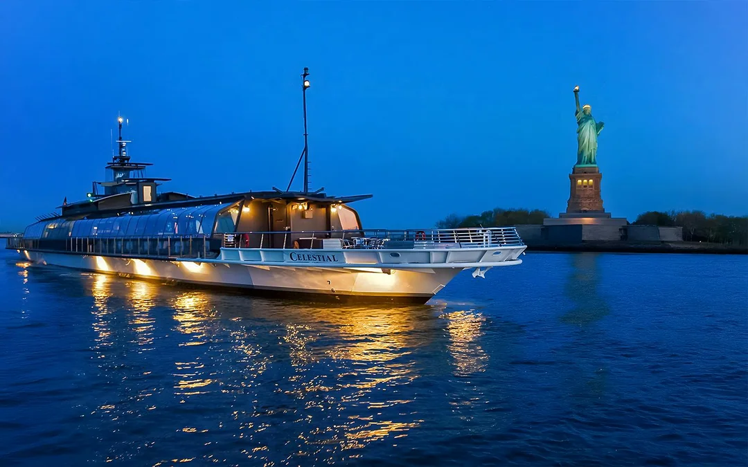 New York Luxury Glass Boat Dining Cruises by Bateaux Image 10