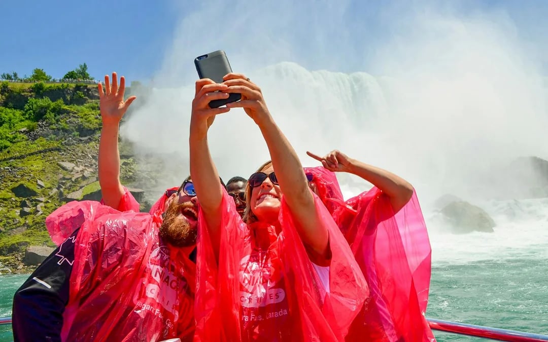 Niagara Falls Boat Ride and Journey Behind the Falls: Half-Day Tour Image 4