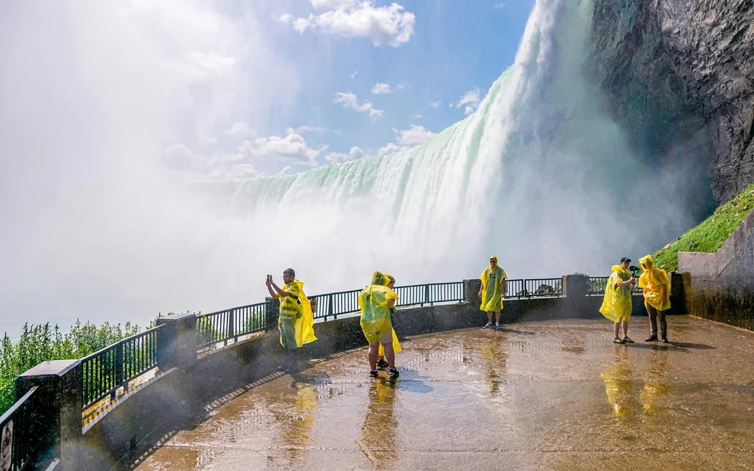 Niagara Falls Boat Ride and Journey Behind the Falls: Half-Day Tour Image 10