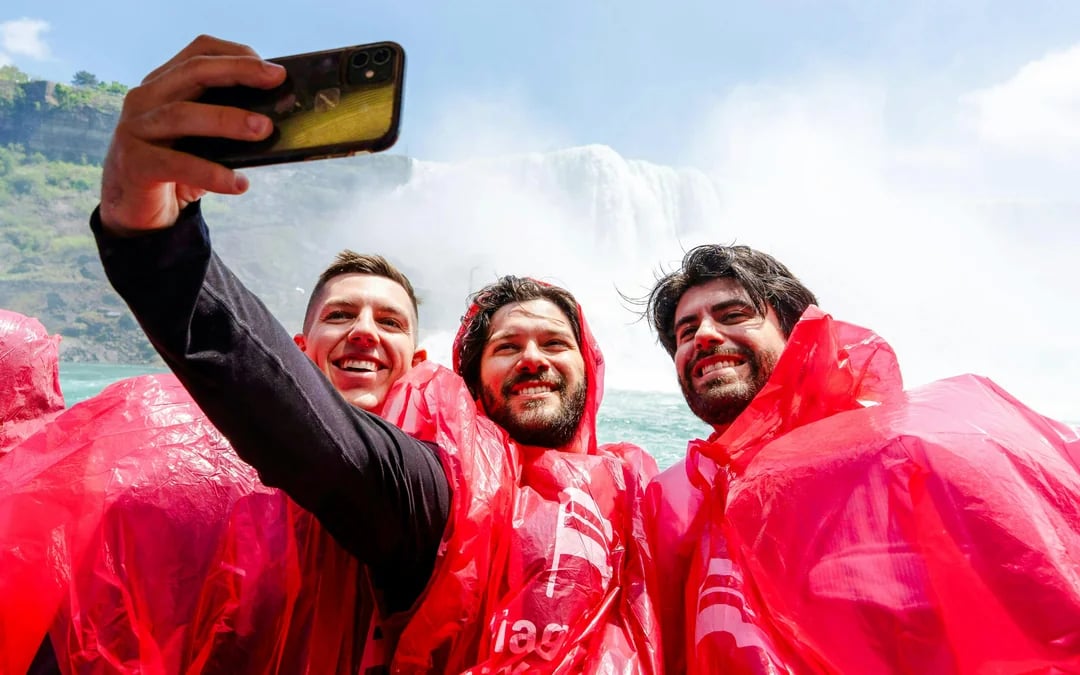Niagara Falls Canada: Augmented Reality Tour with Hornblower Cruise Image 1