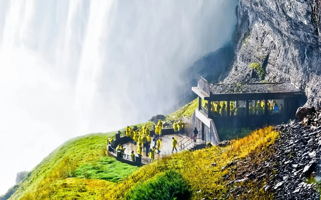 Niagara Falls Canada: Guided Tour with Journey Behind the Falls Image 4