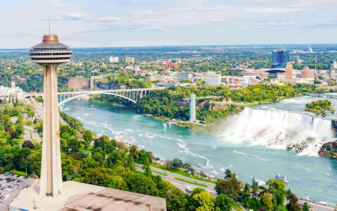 Niagara Falls Canada: Guided Tour with Journey Behind the Falls Image 7