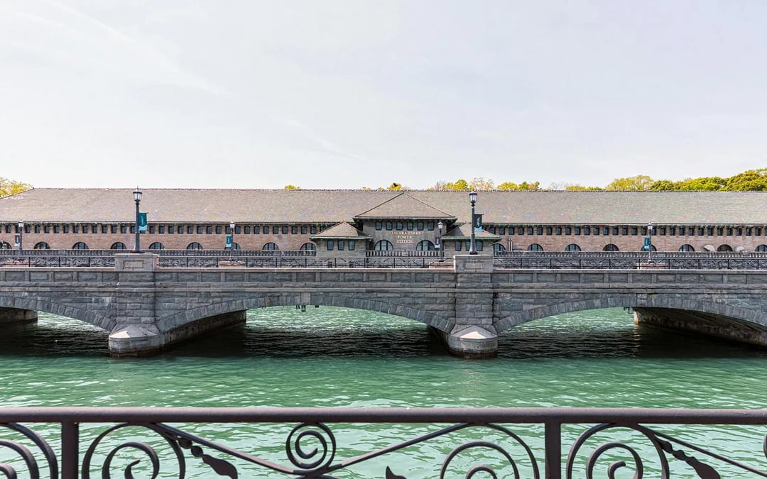 Niagara Falls Canada: Underground Power Station, Tailrace Tunnel & Skylon Tower Guided Tour Image 3