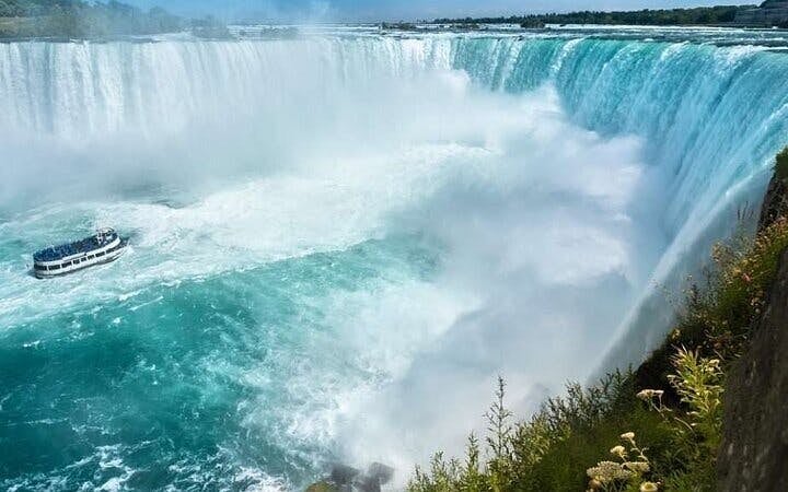 Niagara Falls Guided Walking Tour with Maid of the Mist Boat Ride Tickets (USA Side) Image 2