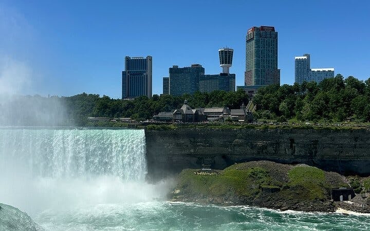 Niagara Falls Guided Walking Tour with Maid of the Mist Boat Ride Tickets (USA Side) Image 4