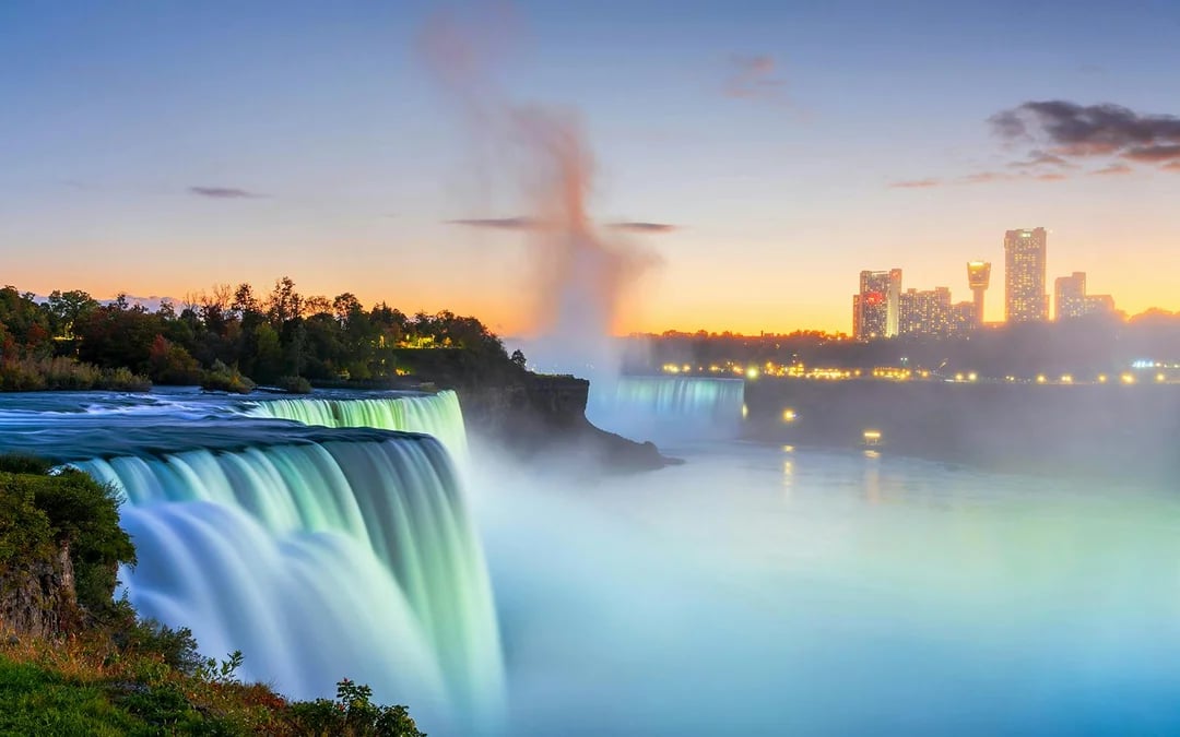 Niagara Falls USA: Guided Night Tour with Fireworks Image 2