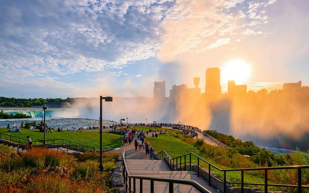 Niagara Falls USA: Guided Night Tour with Fireworks Image 3