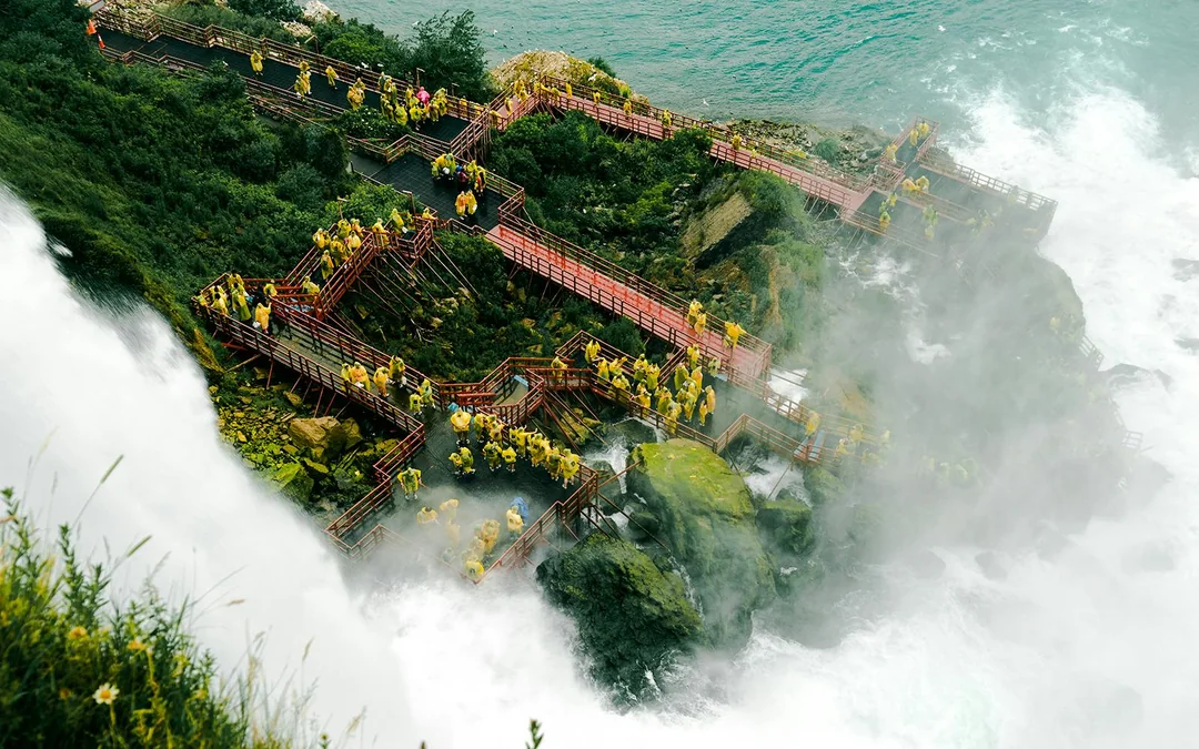 Niagara Falls USA: Guided Tour with Cave of the Winds Image 4