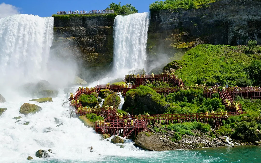 Niagara Falls USA: Guided Tour with Cave of the Winds Image 5
