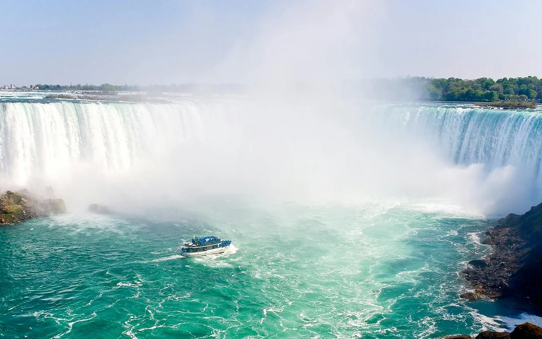 Niagara Falls USA: Guided Tour with Maid of the Mist & Cave of the Winds Image 2