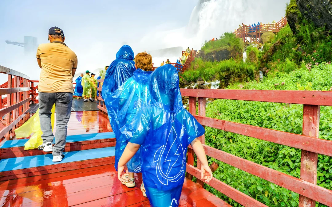 Niagara Falls USA: Guided Tour with Maid of the Mist & Cave of the Winds Image 3