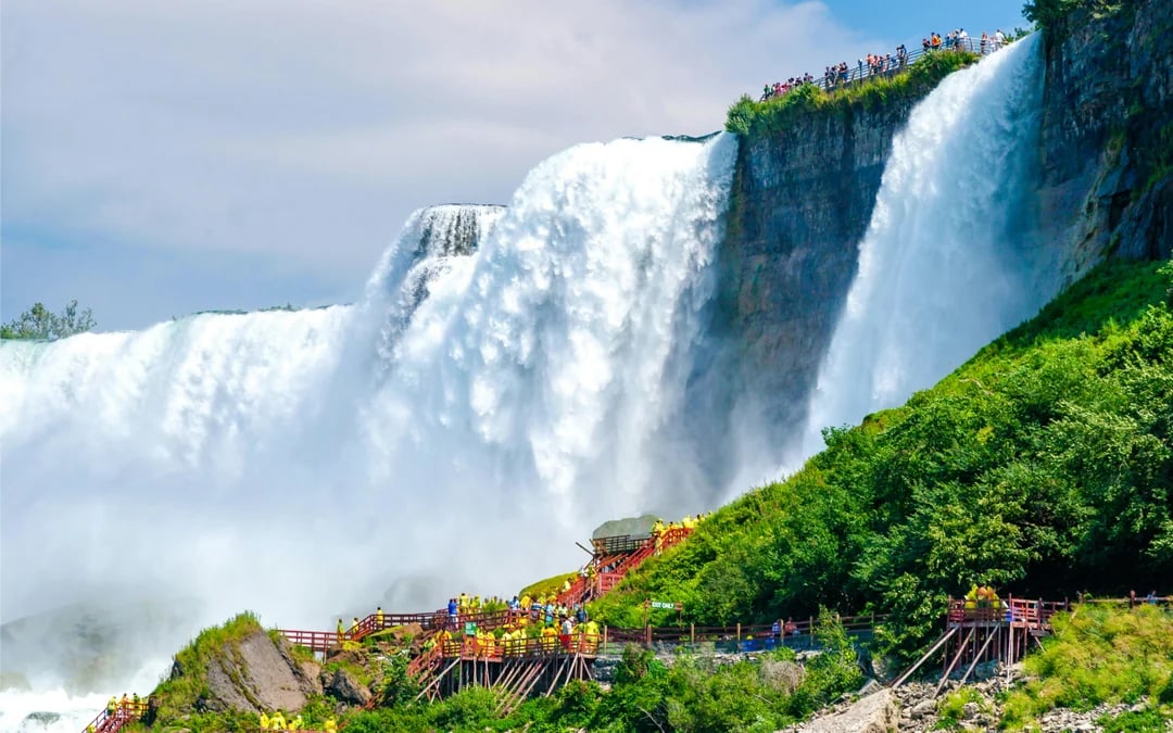 Niagara Falls USA Guided Tour with Maid of the Mist Boat Ride, Cave of the Winds and Transportation Image 4
