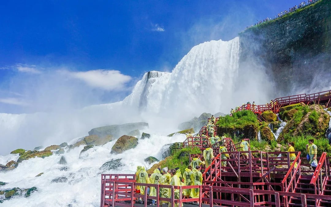 Niagara Falls USA: Helicopter Tour with Maid of the Mist & Cave of the Winds Image 9