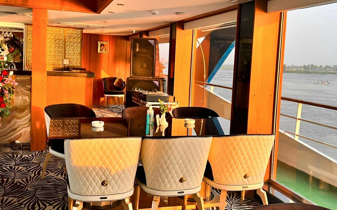 Nile Crystal 4-Star Cairo Dinner Cruise with Live Entertainment Image 3