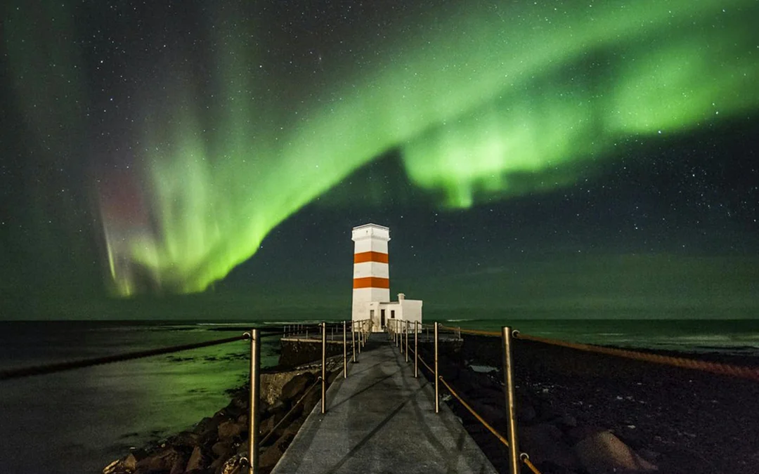 Northern Lights: 4x4 Off-Road Adventure with Treats & Photos Image 2