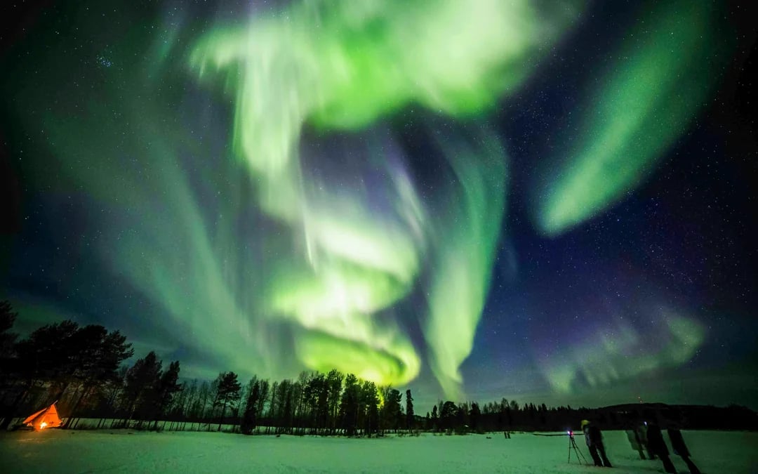 Northern Lights Small-Group Guided Tour with Professional Photography Image 6
