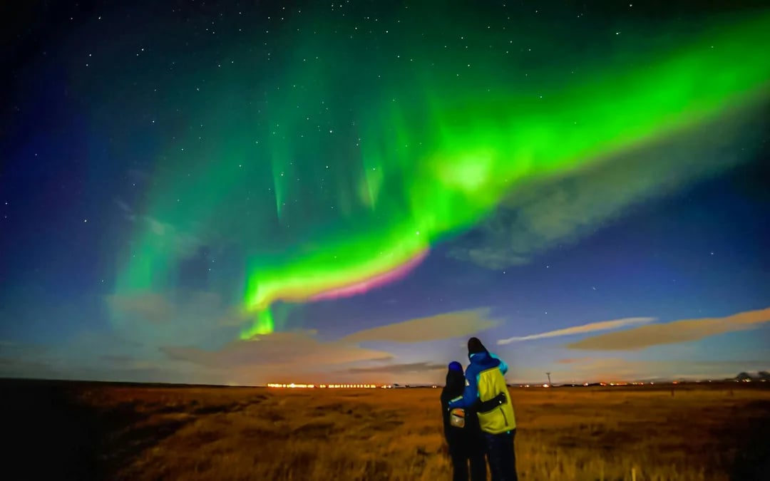 Northern Lights Small-Group Tour with Aurora Reykjavik Centre Entry Image 1