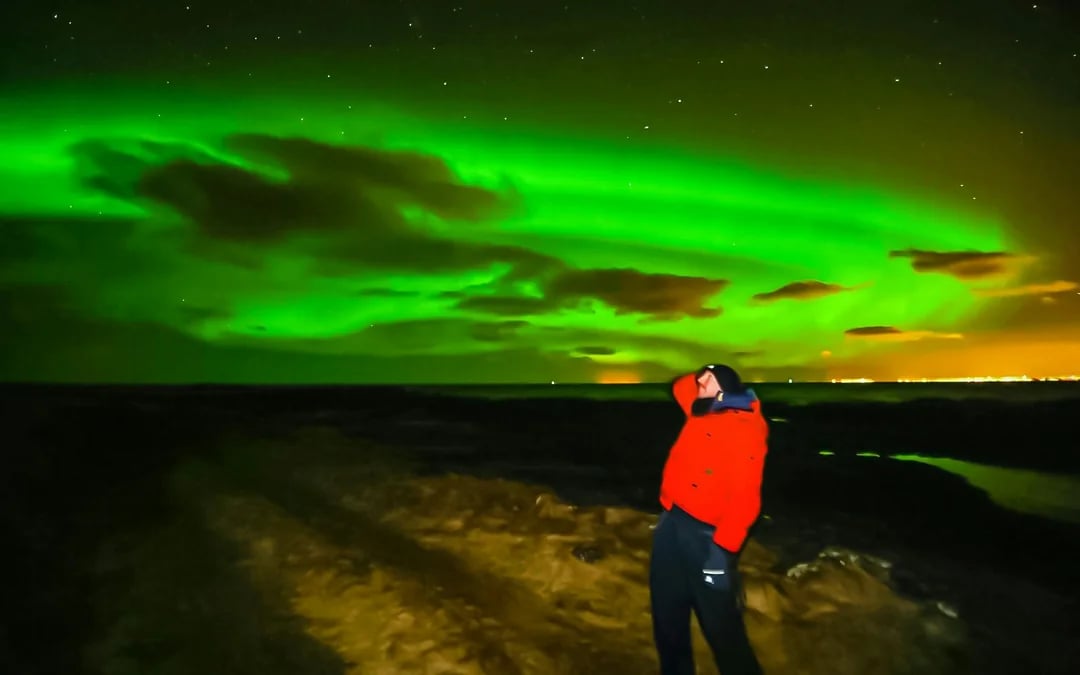 Northern Lights Small-Group Tour with Aurora Reykjavik Centre Entry Image 7