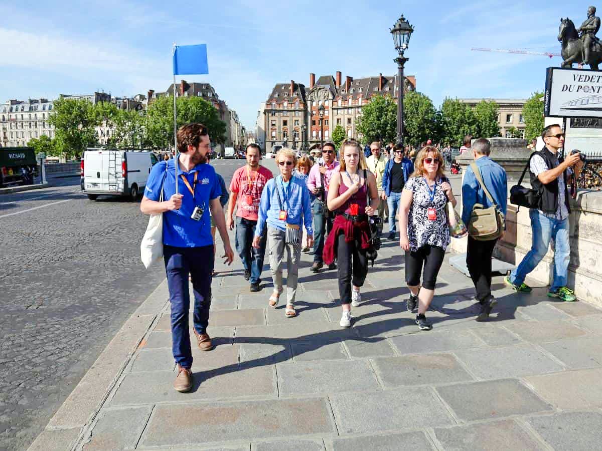 Notre-Dame Exterior Guided Tour with Free Entry Image 3